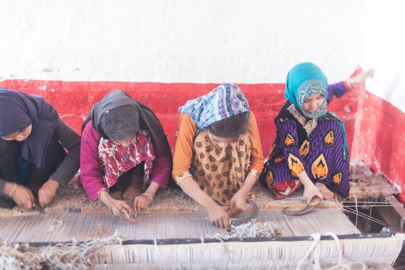 © Agha Waseem Ahmed - Image from the On a Loom of Hope, Under Shadows of Uncertainty, Generations Weave the Fabric of Survival. photography project