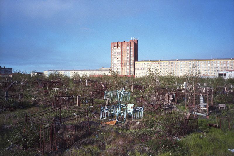 © Toma Gerzha - Norilsk, entrance to the city. Cemetery.