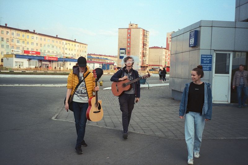 © Toma Gerzha - Misha, Pasha and Vlada. They perform at the local bus station.