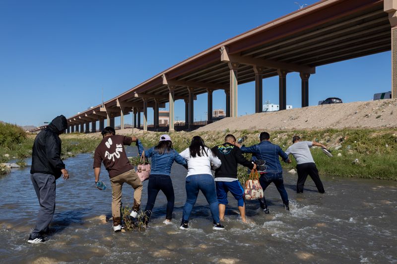 © David Peinado Romero - Image from the walk of the migrants photography project