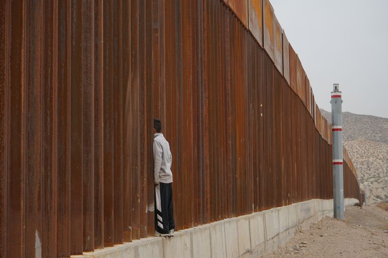 © David Peinado Romero - Image from the walk of the migrants photography project