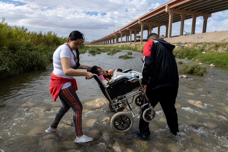 © David Peinado Romero - Image from the walk of the migrants photography project