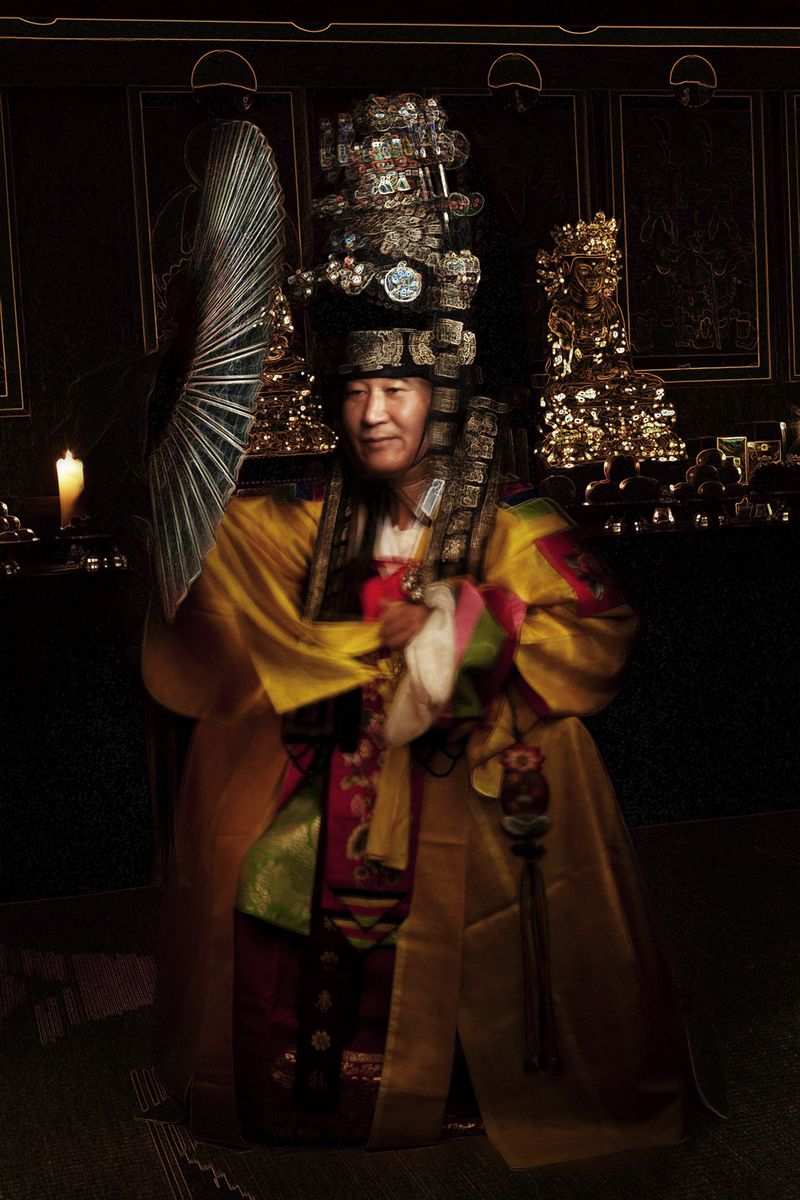 © Flore-aël SURUN - Image from the The Shaman with the Fan photography project