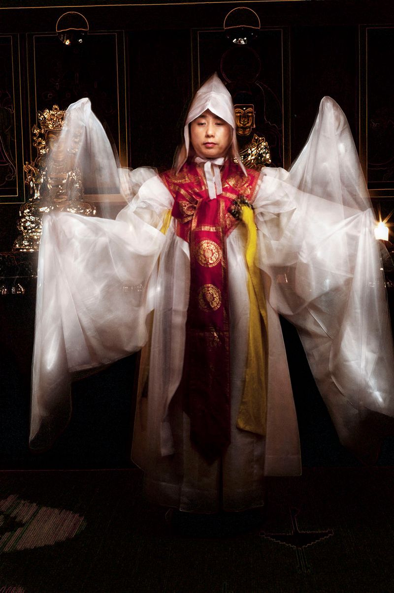 © Flore-aël SURUN - Image from the The Shaman with the Fan photography project