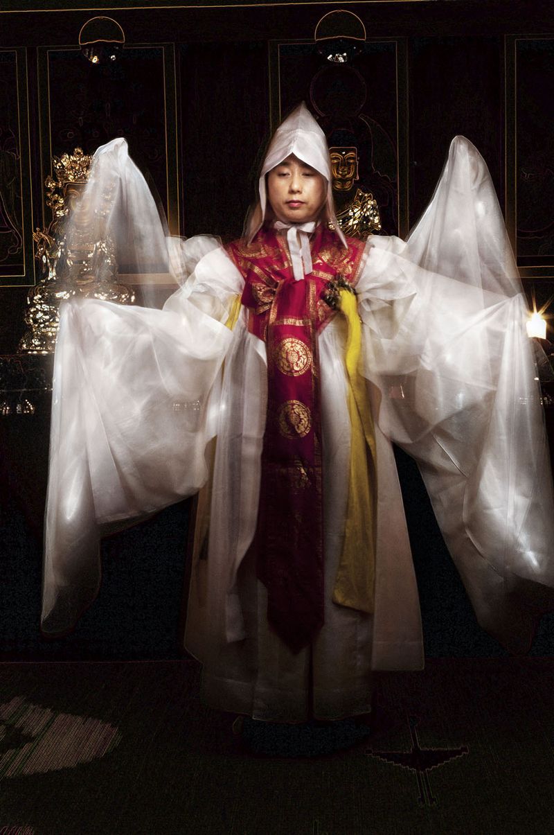 © Flore-aël SURUN - Image from the The Shaman with the Fan photography project