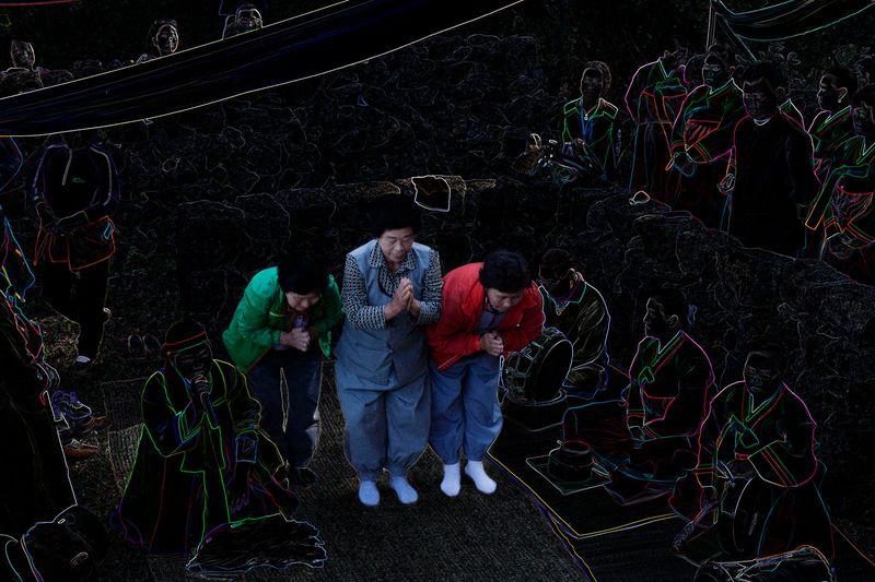 © Flore-aël SURUN - Image from the The Shaman with the Fan photography project