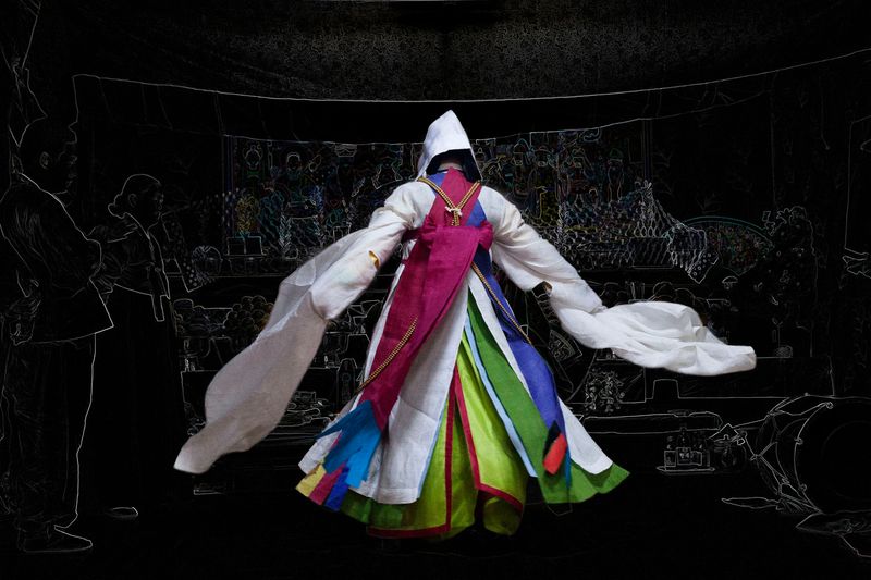 © Flore-aël SURUN - Image from the The Shaman with the Fan photography project