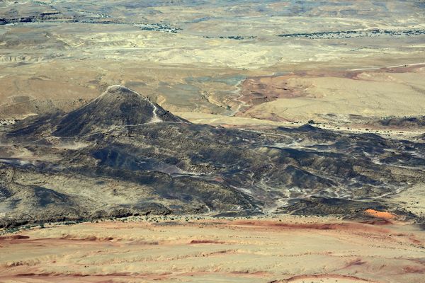 © Matya Shick - Image from the Ramon, an alien erosion crique photography project