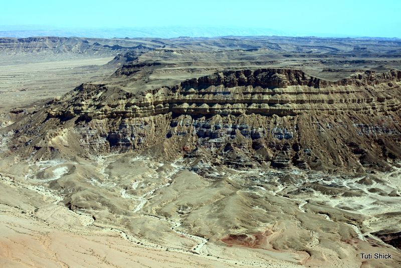 © Matya Shick - Image from the Ramon, an alien erosion crique photography project