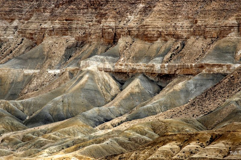 © Matya Shick - Image from the Ramon, an alien erosion crique photography project