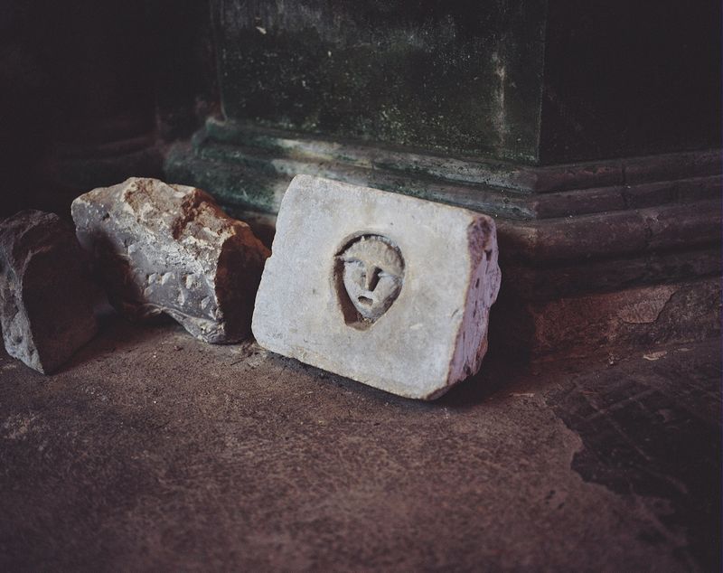 © Emily Graham - Direction stone, 2019.