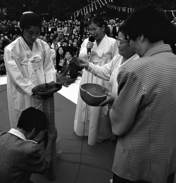 The first witness Kim Hak-soon, a victim of sexual slavery  in the Imperial Japanese Army during World War 2
