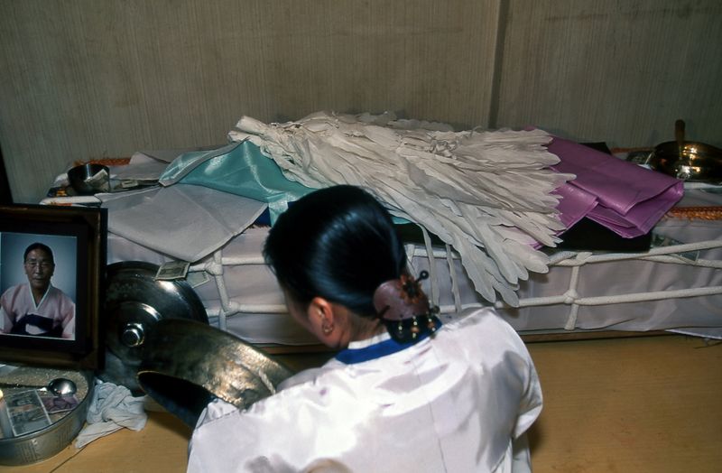 © Hwan Kim - Image from the Ritual and Korean photography project