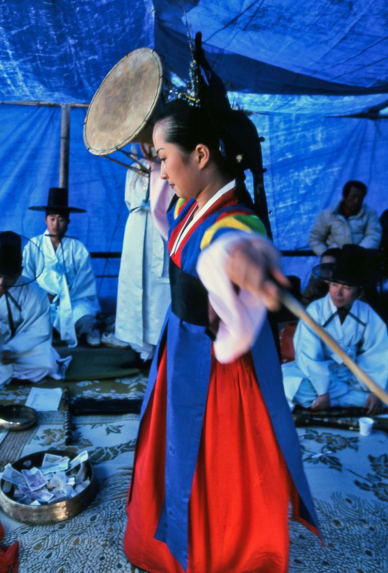 © Hwan Kim - Image from the Ritual and Korean photography project