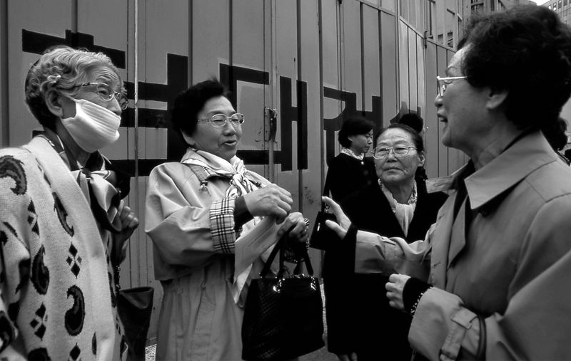 © Hwan Kim - Image from the Returning home after 64 years    border between Russia and China. 문명금할머니의 64년만의 귀환 photography project