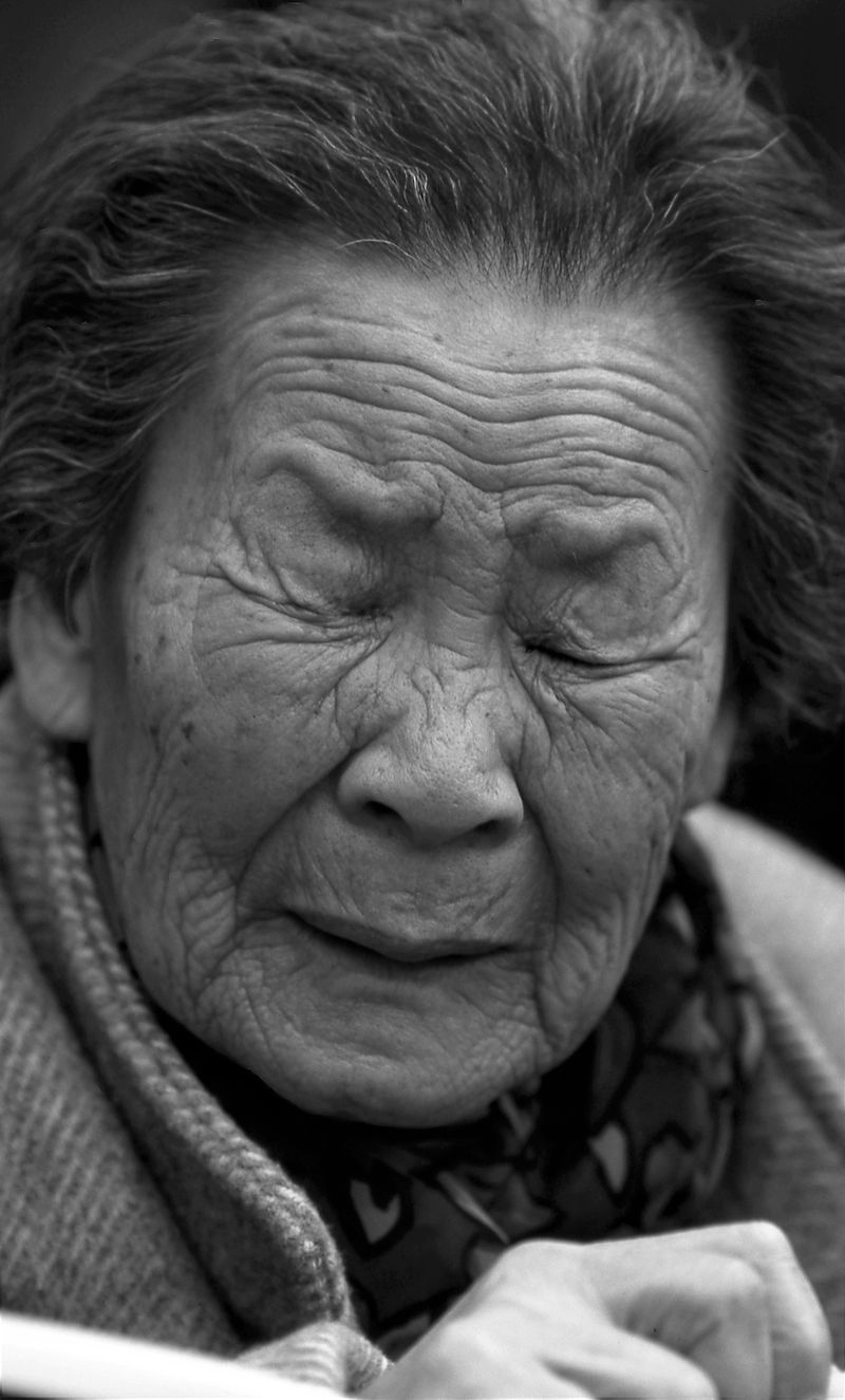 © Hwan Kim - Image from the Returning home after 64 years    border between Russia and China. 문명금할머니의 64년만의 귀환 photography project