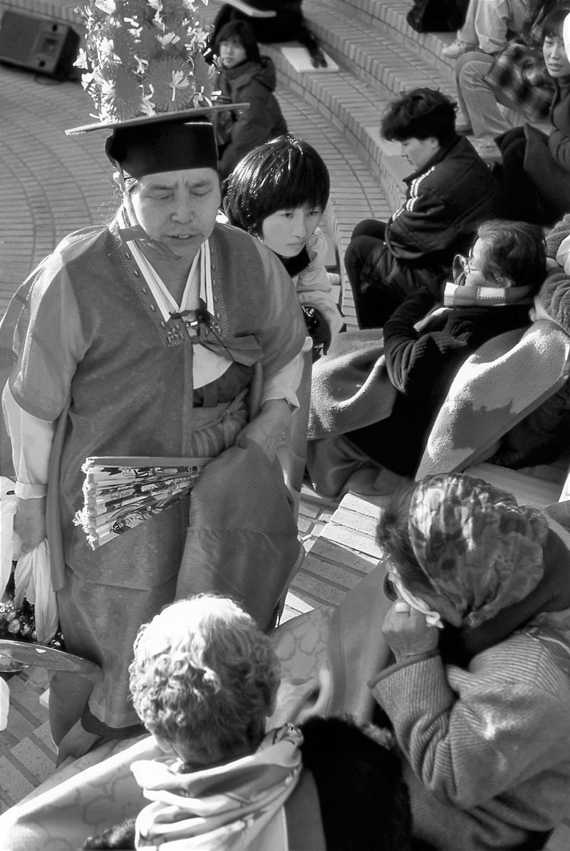 © Hwan Kim - Image from the Returning home after 64 years    border between Russia and China. 문명금할머니의 64년만의 귀환 photography project