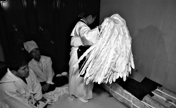 © Hwan Kim - Image from the Korean traditional funeral series  한국의 전통 상례 시리즈 1 photography project