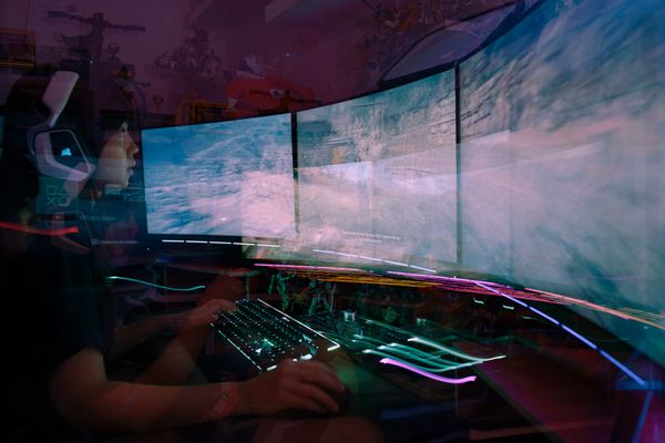 © Hafitz Maulana - Image from the Virtual Insanity: Inside Life Of Pro-Gamers photography project