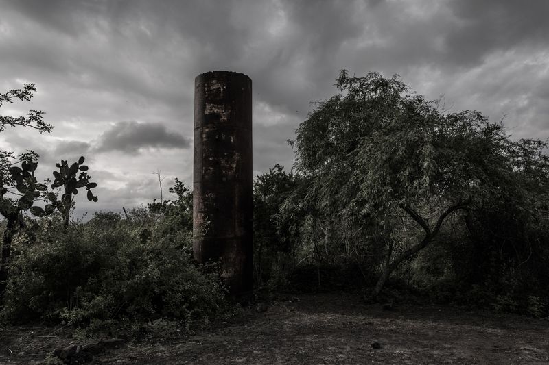 © Francisco Jarrin - Image from the Colonization and progress in Galapagos photography project