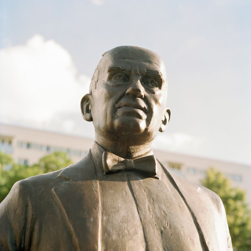 © Oscar McQuillan-Byrne - Statue of Walter Gropius. Dessau, Germany.