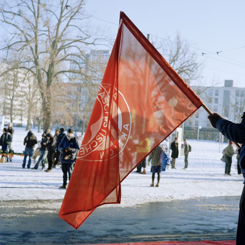 © Oscar McQuillan-Byrne - Anti-fascist flag at Oury Jalloh Memorial Demonstration. Dessau, Germany