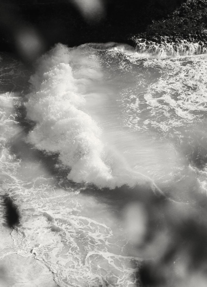 © Angela Galia - A strong wave.