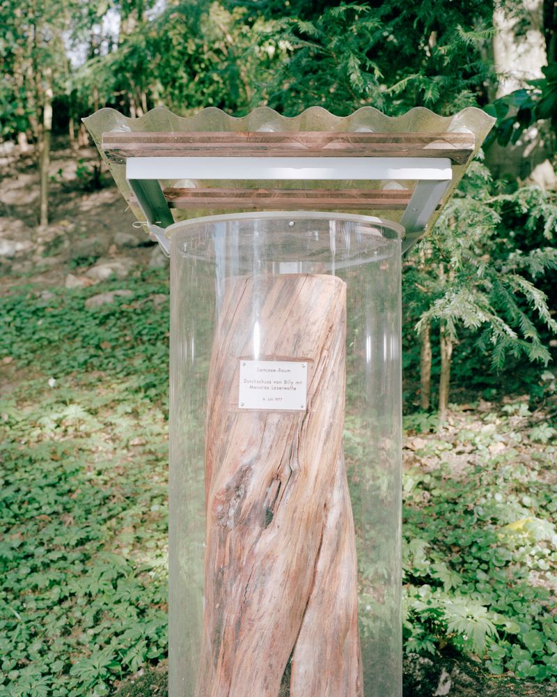 © Silas Bahr - Image from the Semjase's Friend photography project