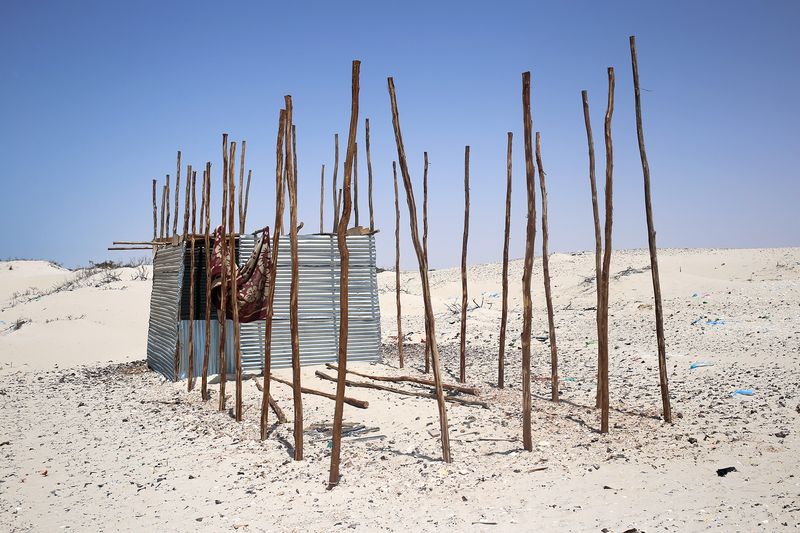 © Camille Szklorz - Many shanty towns dotting the coastline are frequently inhabited by fishermen from Agadir, Essouira and Marrakech.