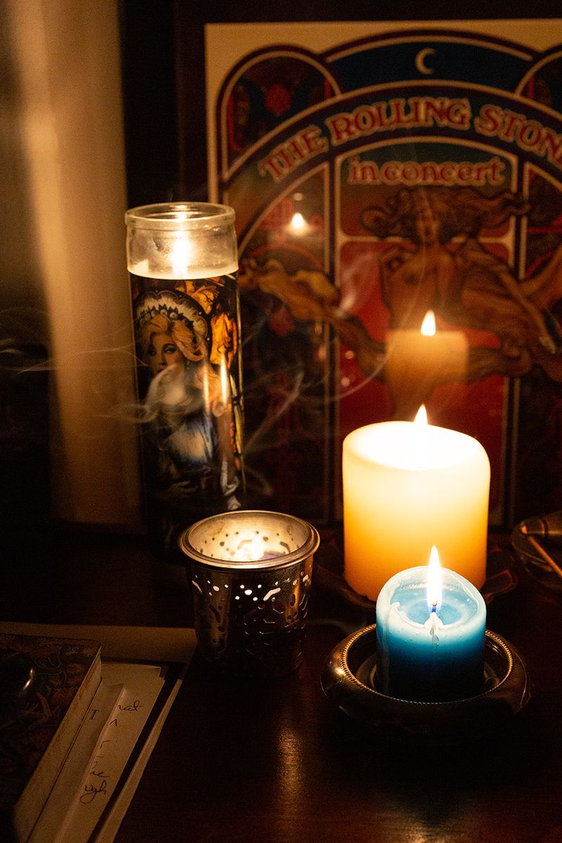 © Allison Stewart - Dolly Altar, Los Angeles, California. 2020