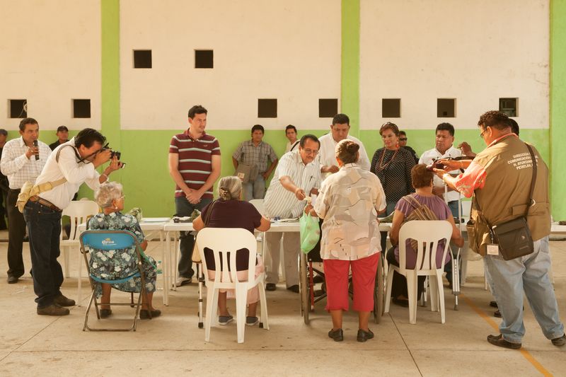 © Melba Arellano - Image from the THE MUNICIPAL PALACE photography project