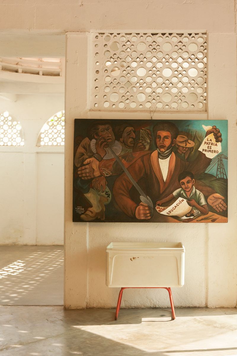 © Melba Arellano - Image from the THE MUNICIPAL PALACE photography project