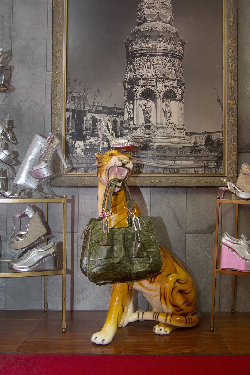 © Melba Arellano - One of the oldest shoe shops in the city.