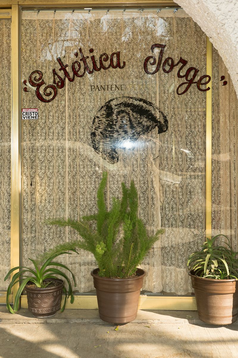 © Melba Arellano - "Jorge" Beauty Salon