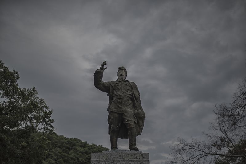 © Valery Melnikov - The damaged monument to Soviet politician Sergei Kirov. Gorlovka, Donetsk region, Ukraine
