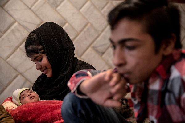 © Nazanin Tabatabaee Yazdi - Behzad and Zeinab are sitting in their house in a cold winter night. Sometimes Behzad keeps thinking for a long time.