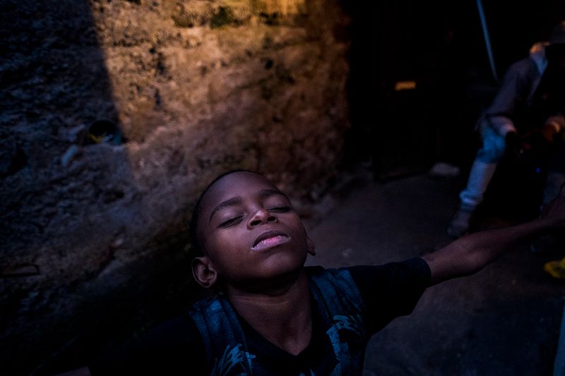 © Niru Kolectivo - Image from the the 3x8 behind the city photography project