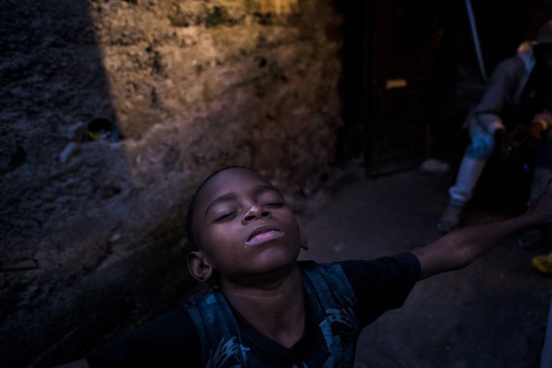 © Niru Kolectivo - Image from the the 3x8 behind the city photography project