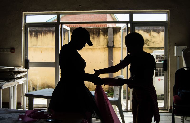 © Ọlájídé Ayẹni - Image from the Workers Behind the Design Yard photography project