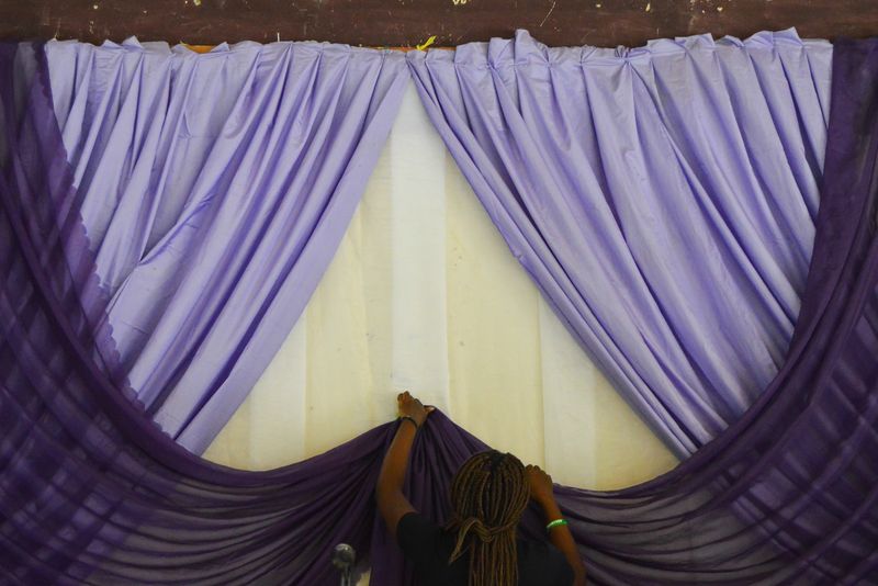 © Ọlájídé Ayẹni - Image from the Workers Behind the Design Yard photography project