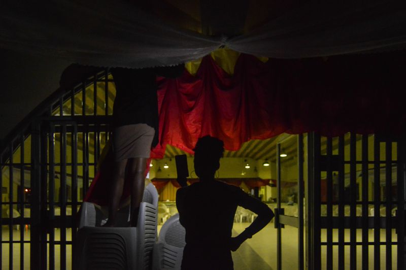 © Ọlájídé Ayẹni - Image from the Workers Behind the Design Yard photography project