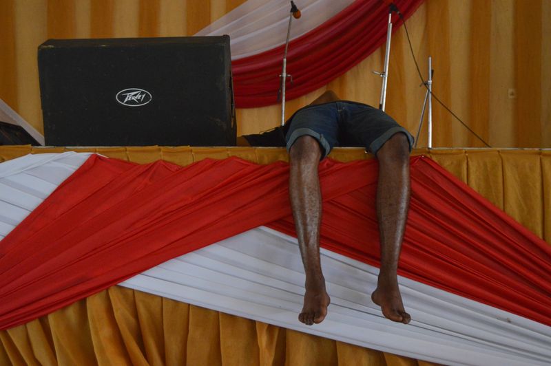 © Ọlájídé Ayẹni - Image from the Workers Behind the Design Yard photography project