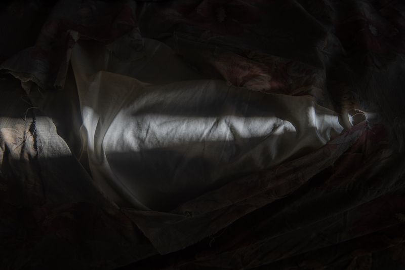 © Olga Fe - torn sheets
