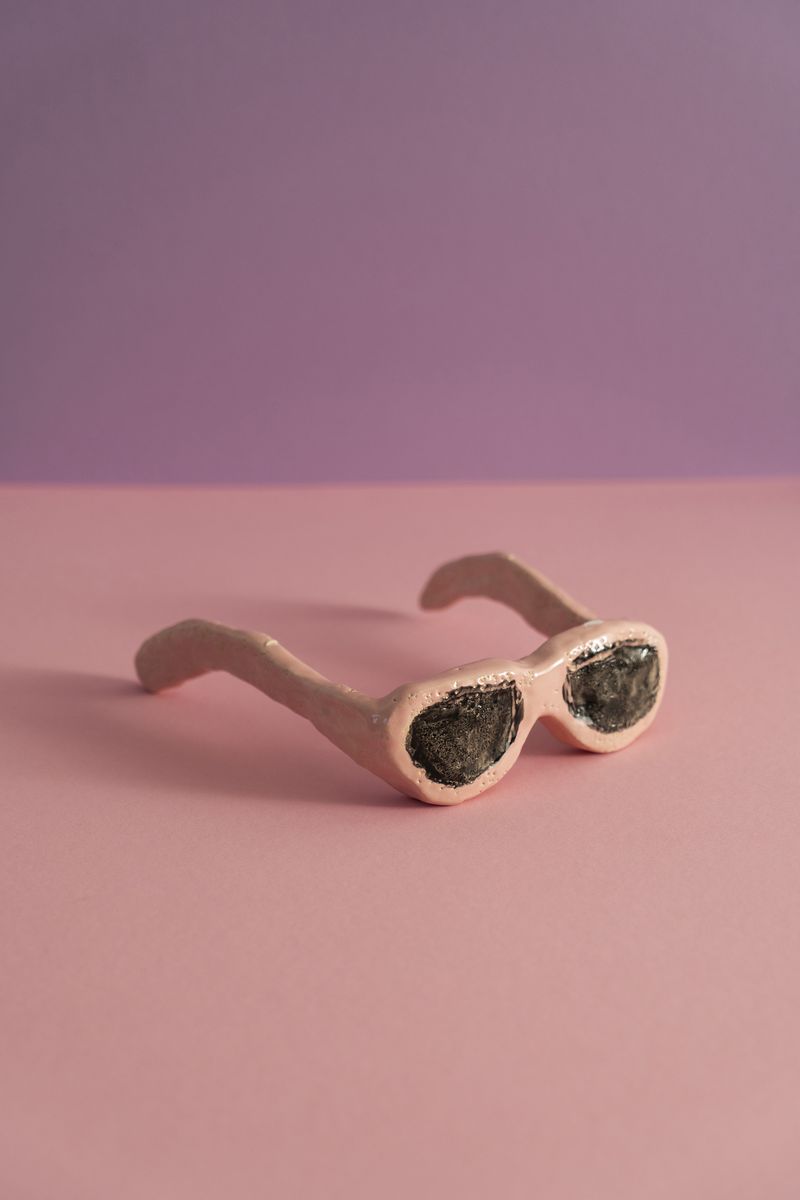 © Justina Leston - “The sunglasses” from the “Glossary” series. Glazed ceramic.