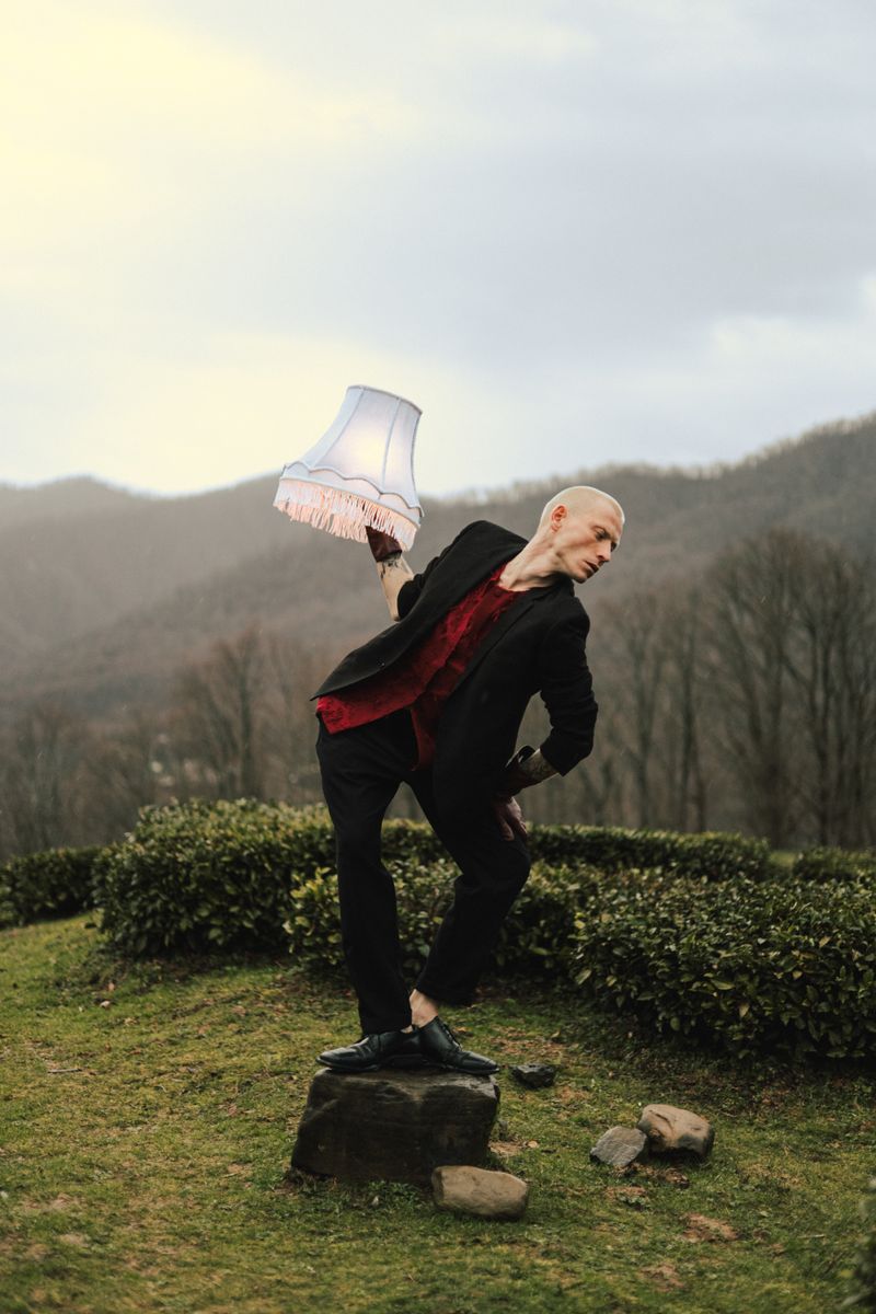 © Sasha Soboleva - Image from the There are places where the lights are always on because they feel like home. photography project