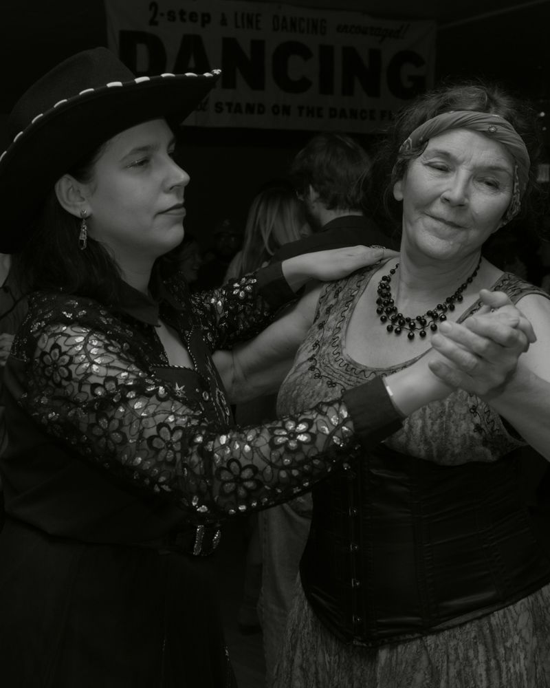 © Hannah Edelman - Image from the Dance Hall photography project