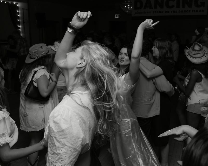 © Hannah Edelman - Image from the Dance Hall photography project