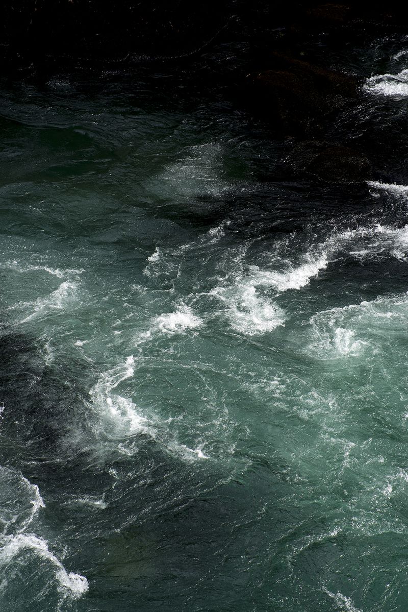© Angeles Peña - Image from the AGUAS DE MONTAÑA - MOUNTAIN WATER photography project