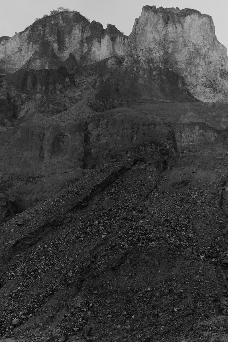 © Allan Salas - Image from the The Rooted Heart Began to Change photography project