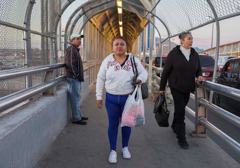 © Ingrid Leyva - Image from the Mexican Shoppers photography project